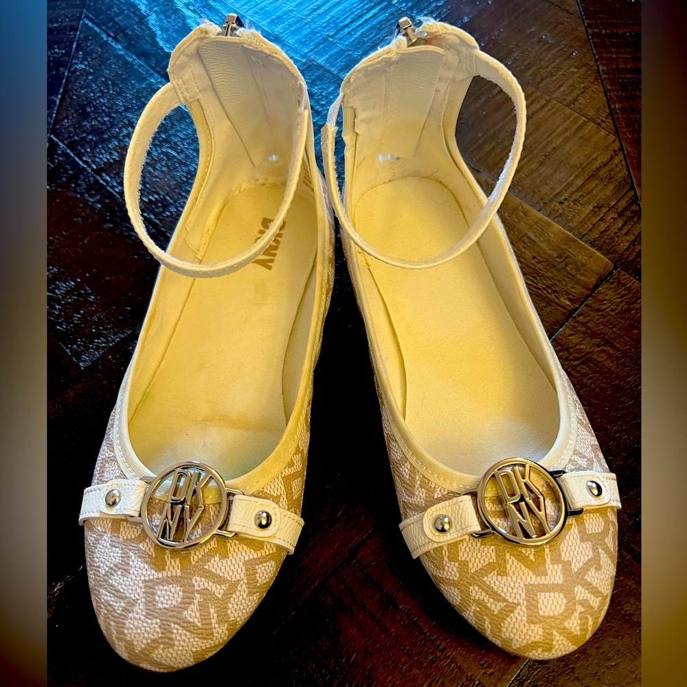 DKNY Dress shoes